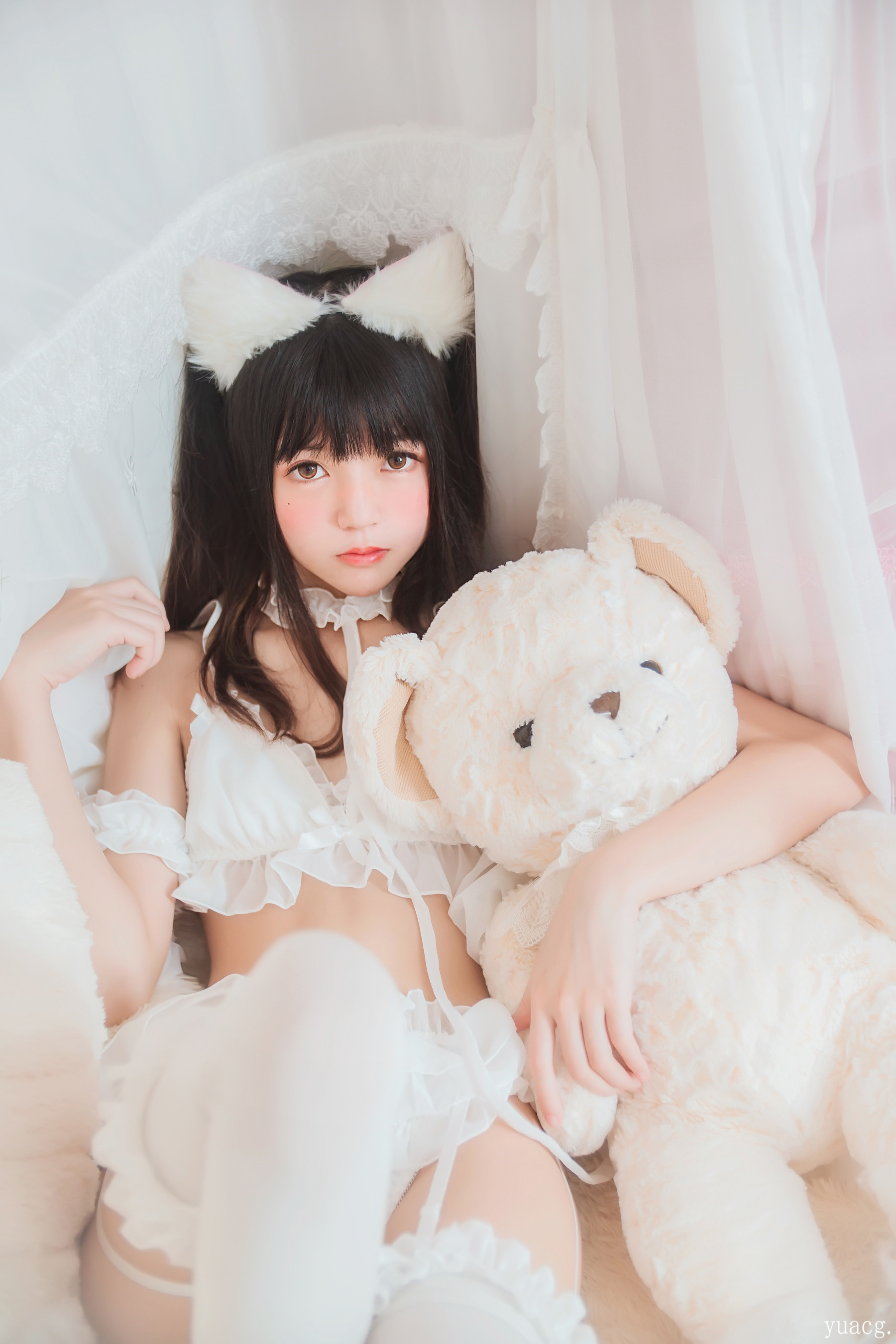 桜桃喵–内衣白猫