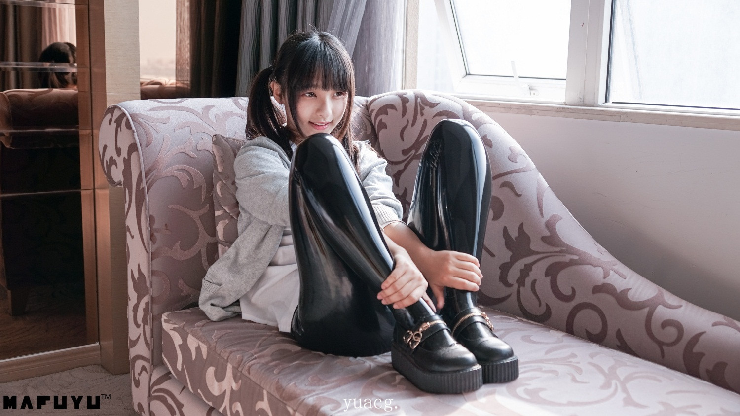 神楽坂真冬-Discovery探索频道胶袜特辑